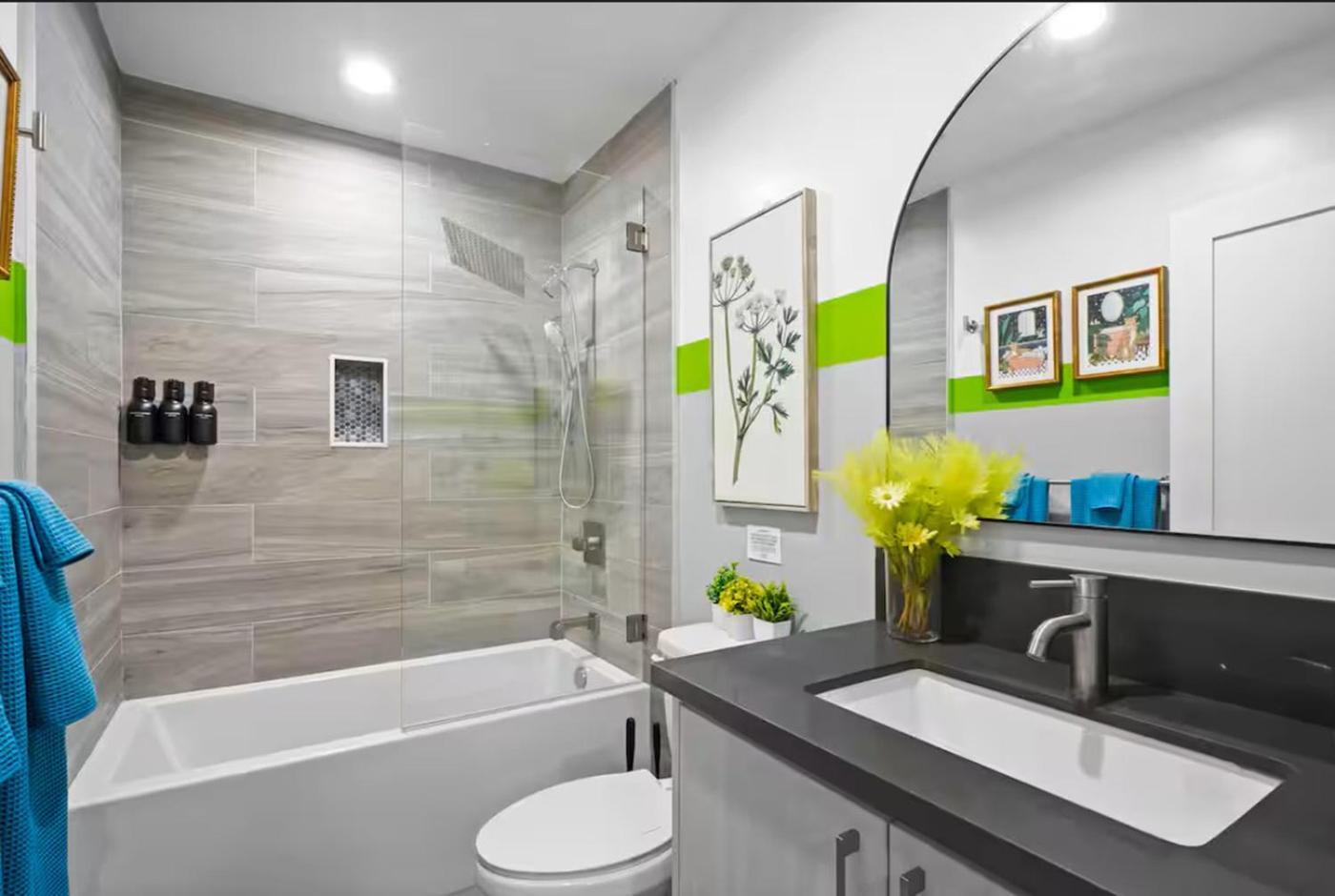 C- Vibrant And Glam Noho Pad Near U-studios And H-sign * Los Angeles